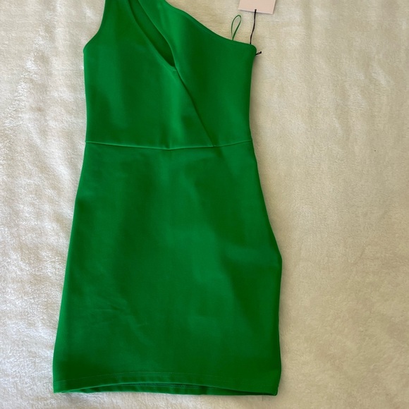 Superdown Nava Vibrant Green One-Shoulder Dress - Picture 6 of 14